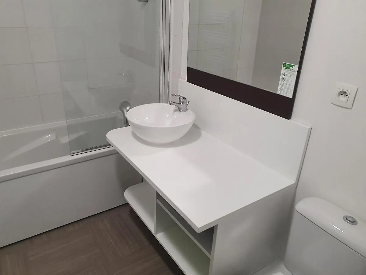 Appartement T2 Climatise Piscine Greoux-les-Bains Apartment