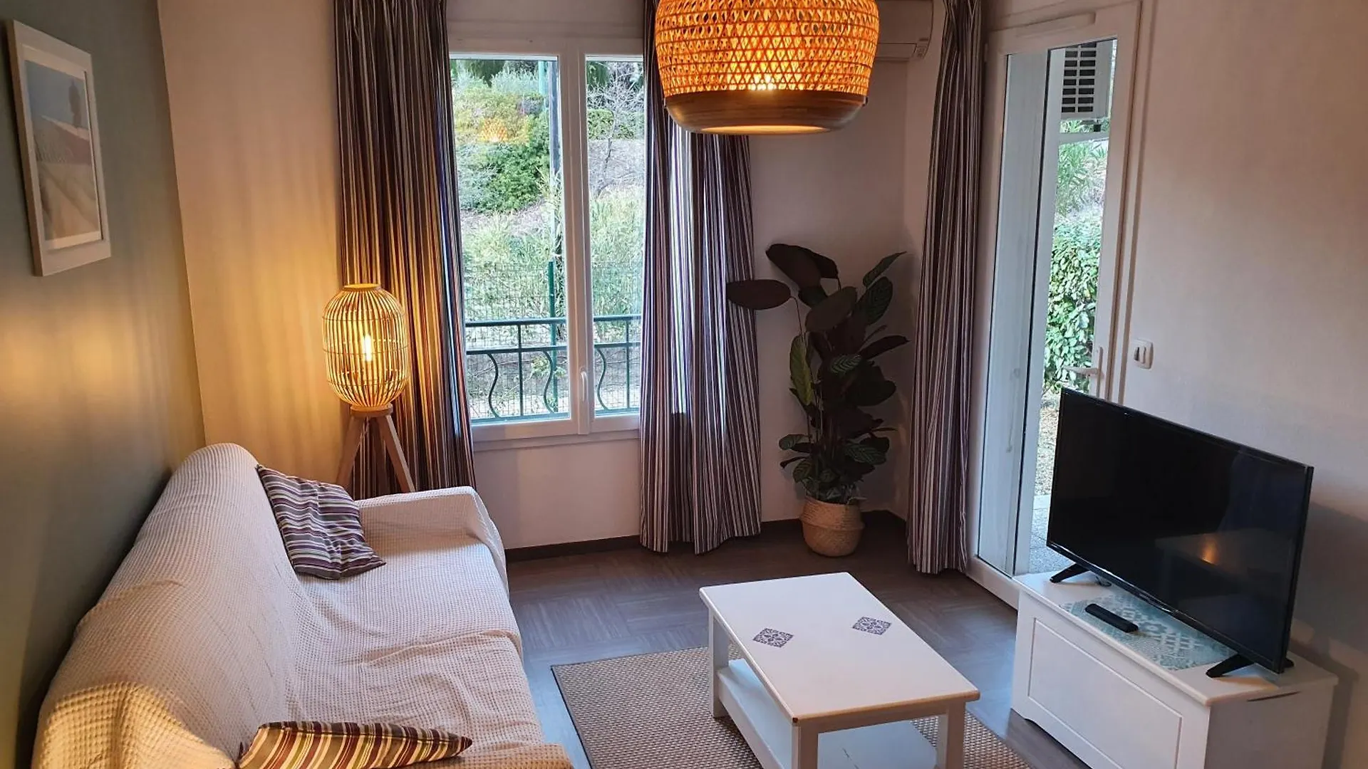 Apartment Appartement T2 Climatise Piscine Greoux-les-Bains